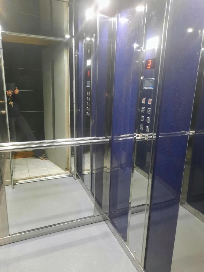One Bedroom New With Large Living